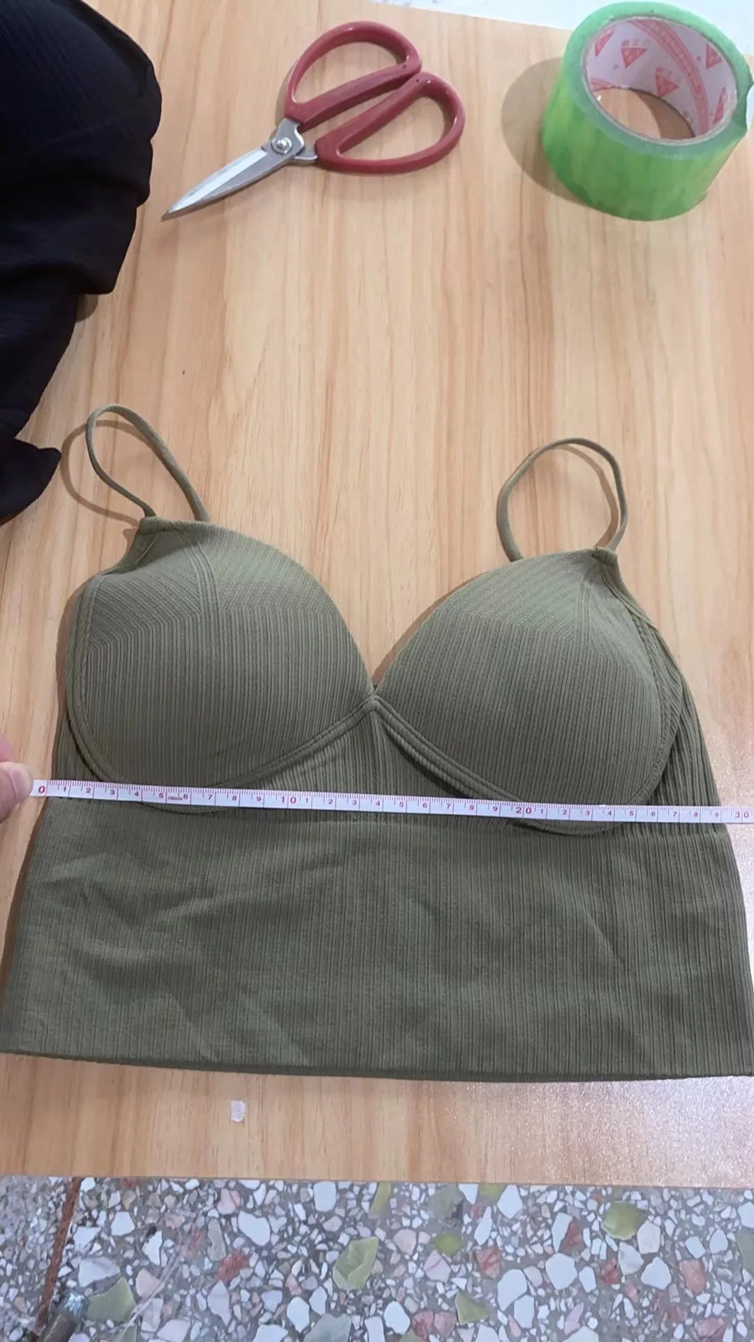 Ribbed Seamless Crop Tank – Soft Edge for Daily Movement