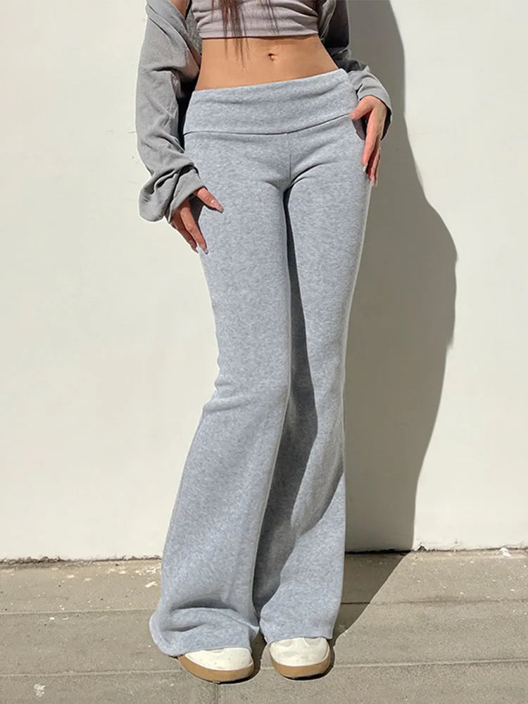 Low-Waist Flare Pants – Soft Curve Fit for Effortless Street Style
