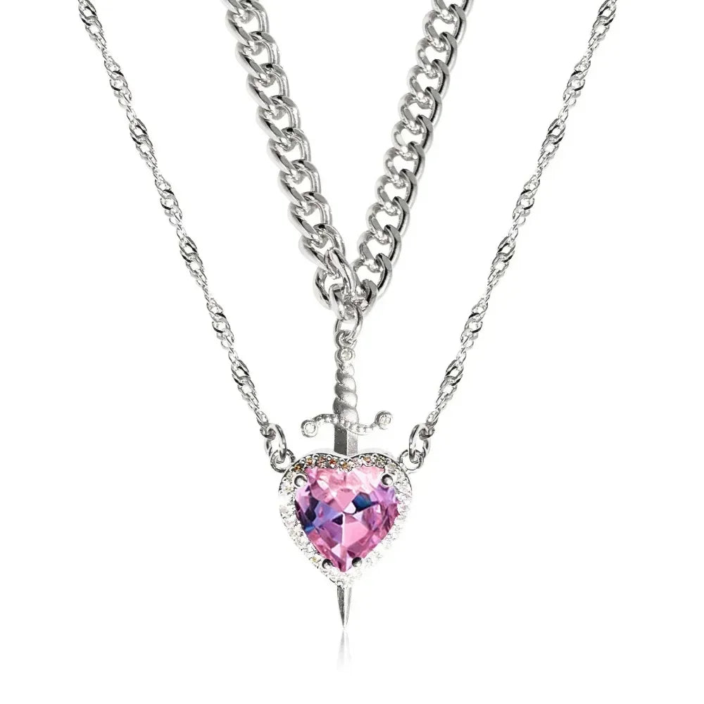 Collar Corazón y Espada Glowzy™ – Collar Romántico de Zirconia para Mujer | Regalo Especial Parejas