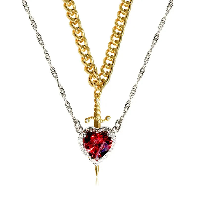 Collar Corazón y Espada Glowzy™ – Collar Romántico de Zirconia para Mujer | Regalo Especial Parejas