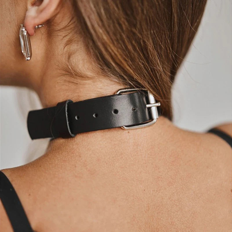 Arnés Corporal para Mujer – Diseño Ajustable con Liguero y Estilo Elegante
